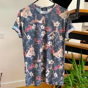 Topman Pinup Girl Floral T-shirt Size S